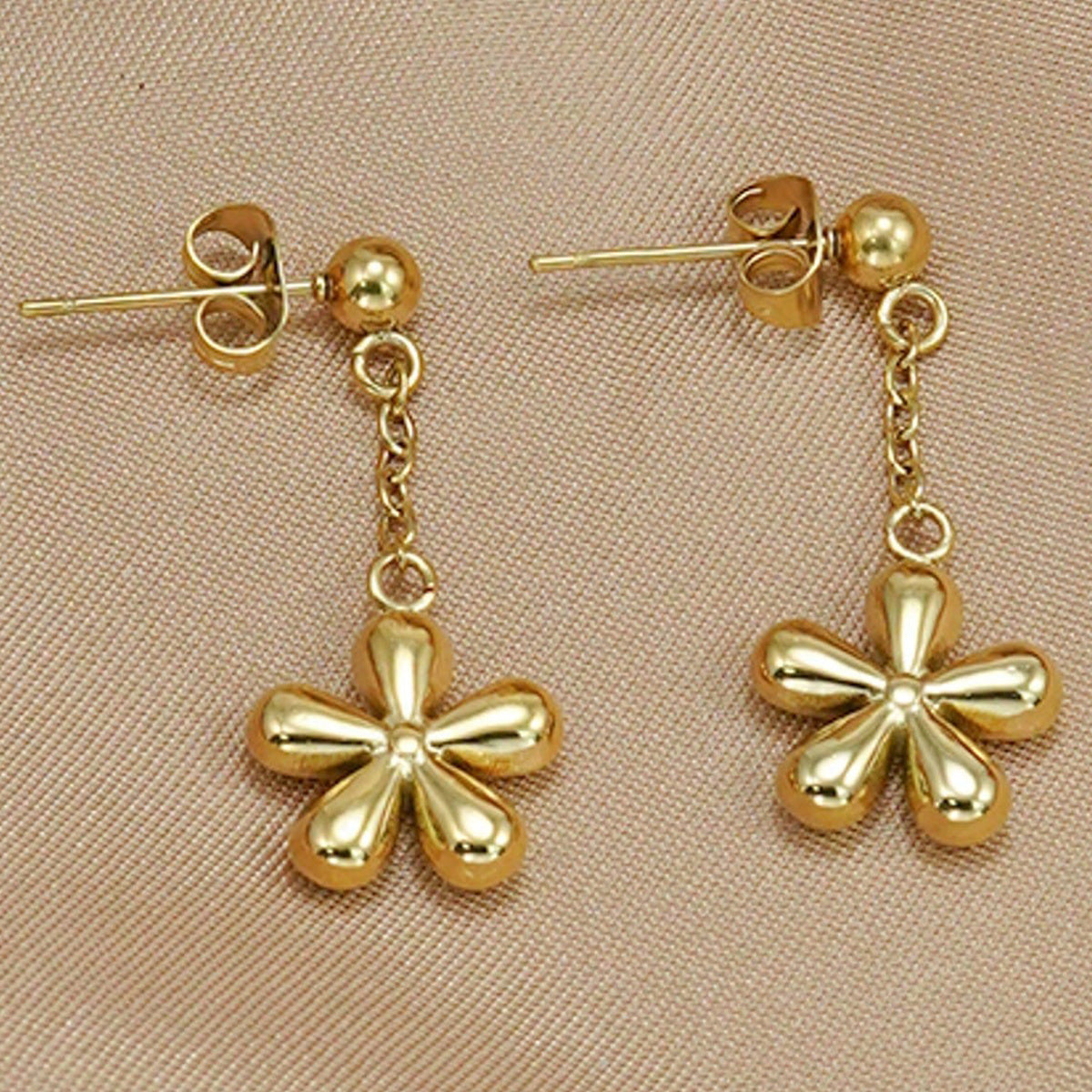 Lxalry 18K Gold Plated Stainless Steel Dainty Flower Pendant Necklace And Earrings Set For Women - Waterproof, Hypoallergenic, Cute Jewelry Gift For Birthday, Mother's Day, Daily Summer Outfits, Party