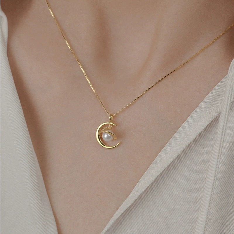 Women's Planet Necklace Niche Design Temperament Saturn Clavicle Chain Versatile