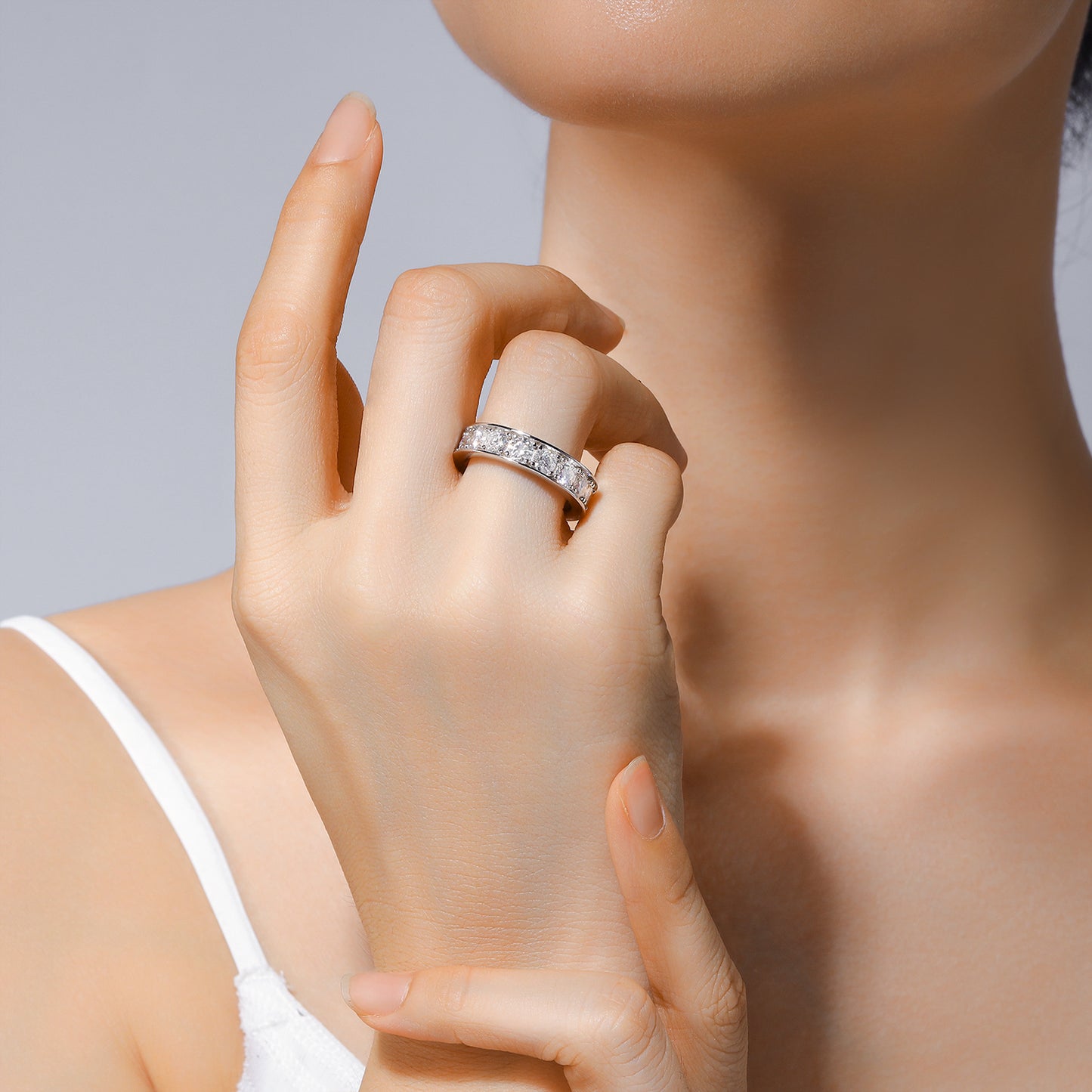 Flowing Clouds Convey Emotions - A Fashionable And Luxurious Jewelry Piece Set With One-third Carat Moissanite S925 Sterling Silver And Platinum-plated Diamond