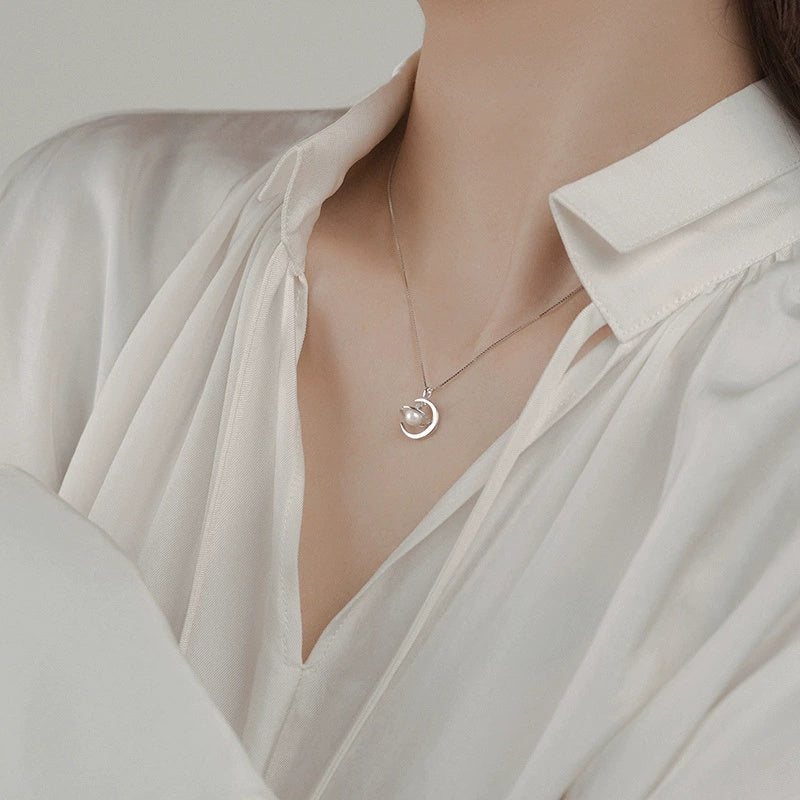 Women's Planet Necklace Niche Design Temperament Saturn Clavicle Chain Versatile